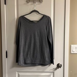 Cute long sleeve, grey, cutout back shirt from old navy
